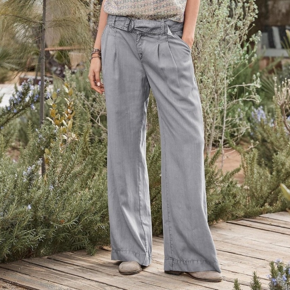 Sundance Wide Leg Belted Pants in Light Gray